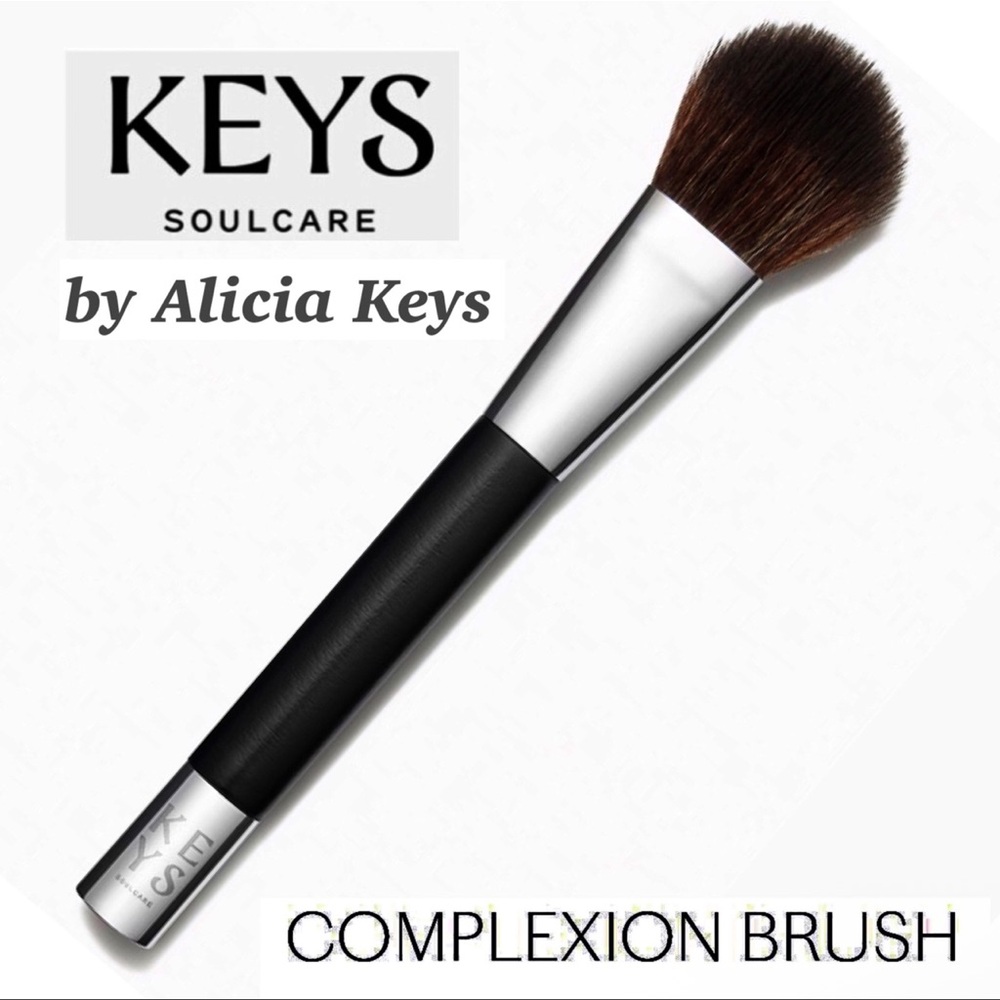NIB Keys Soulcare NATURAL FLUSH COMPLEXION BRUSH